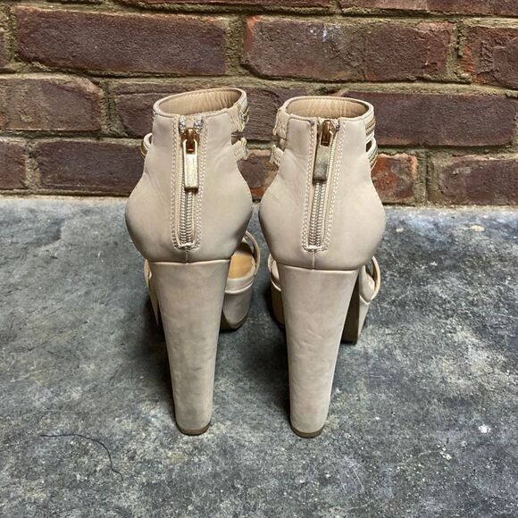 Bamboo Taupe Faux Suede Platform Sandal Block Heel Size 8 - Picture 5 of 12